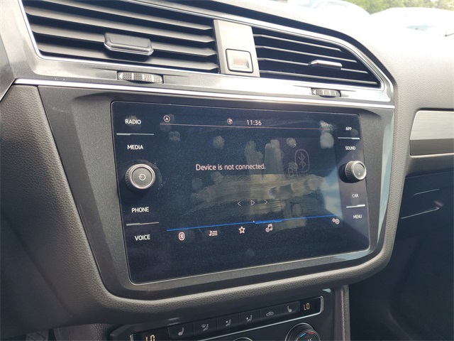 2021 Volkswagen Tiguan SE photo 18