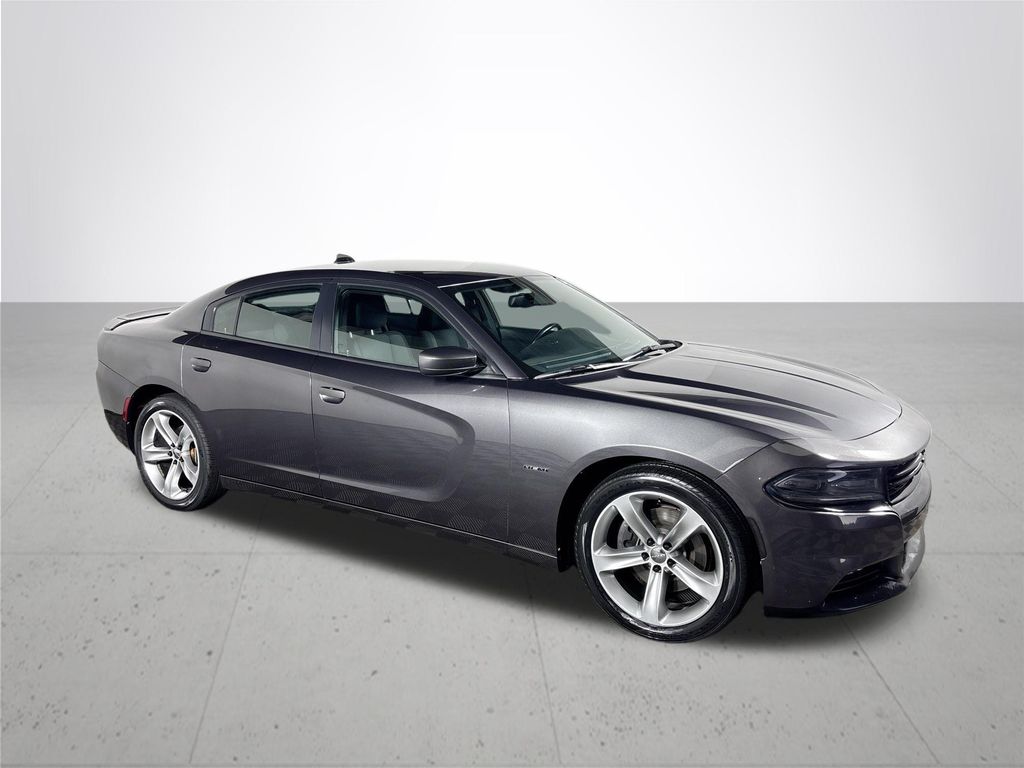 2016 Dodge Charger R/T photo 4