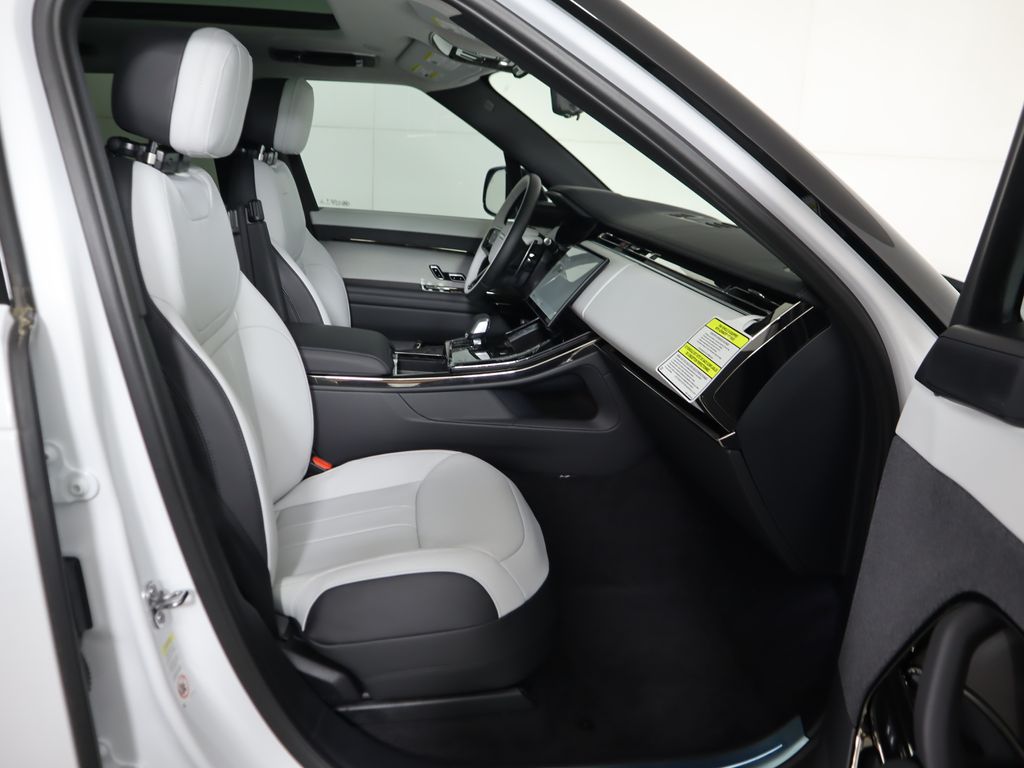 2025 Land Rover Range Rover Sport SE photo 21