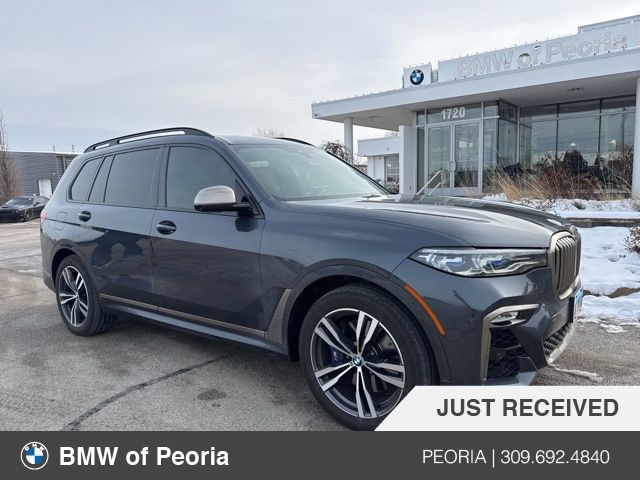 2021 BMW X7 M50i's photo