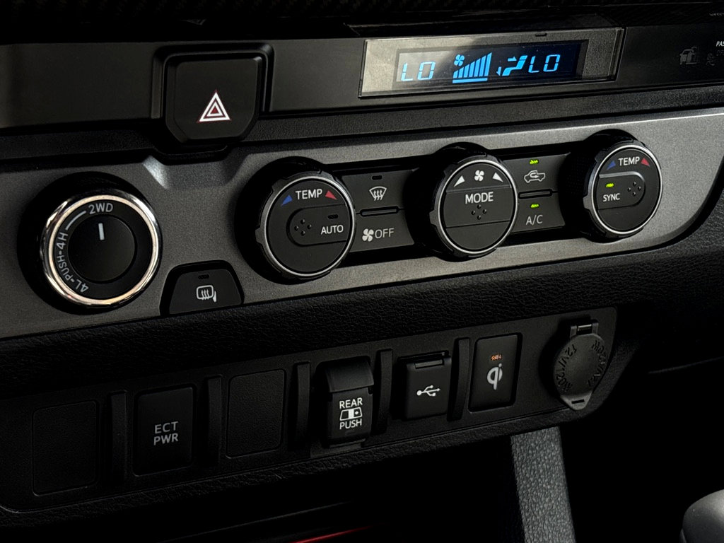 2023 Toyota Tacoma TRD Off-Road V6 photo 6