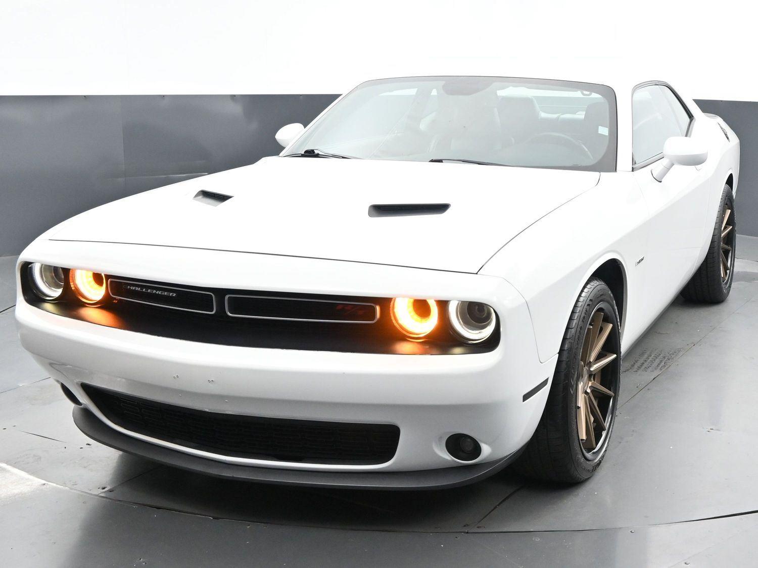 2018 Dodge Challenger R/T Plus photo 3