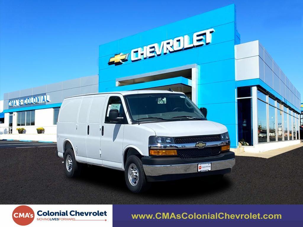 2025 Chevrolet Express Cargo Work Van's photo