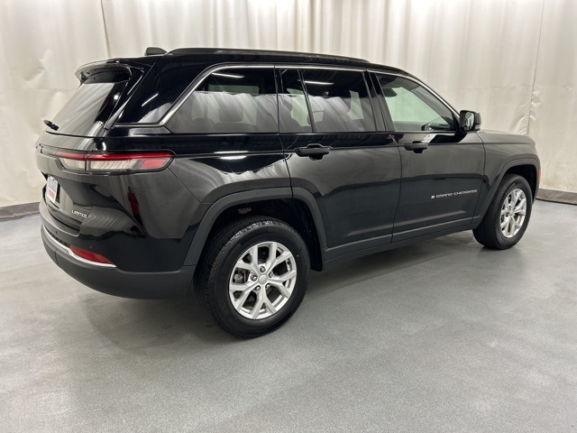 2023 Jeep Grand Cherokee Limited photo 3