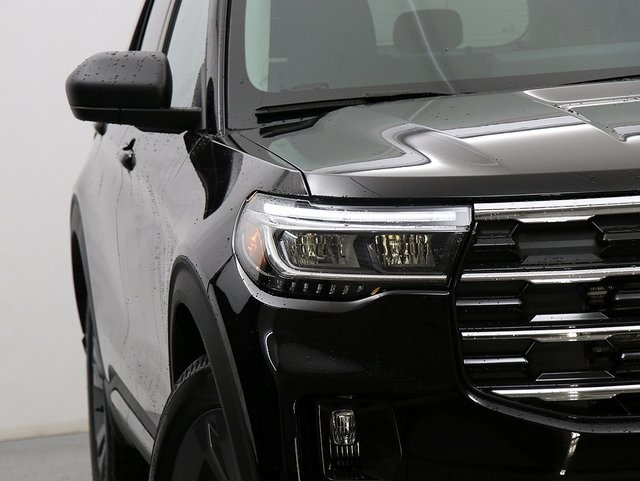 2026 Ford Explorer photo 4