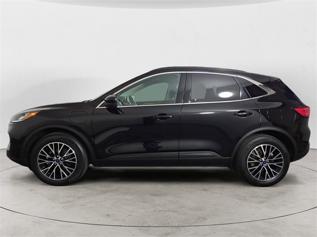 2022 Ford Escape Plug-In Hybrid Titanium photo 2