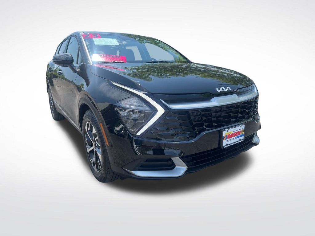 2023 Kia Sportage EX photo 3