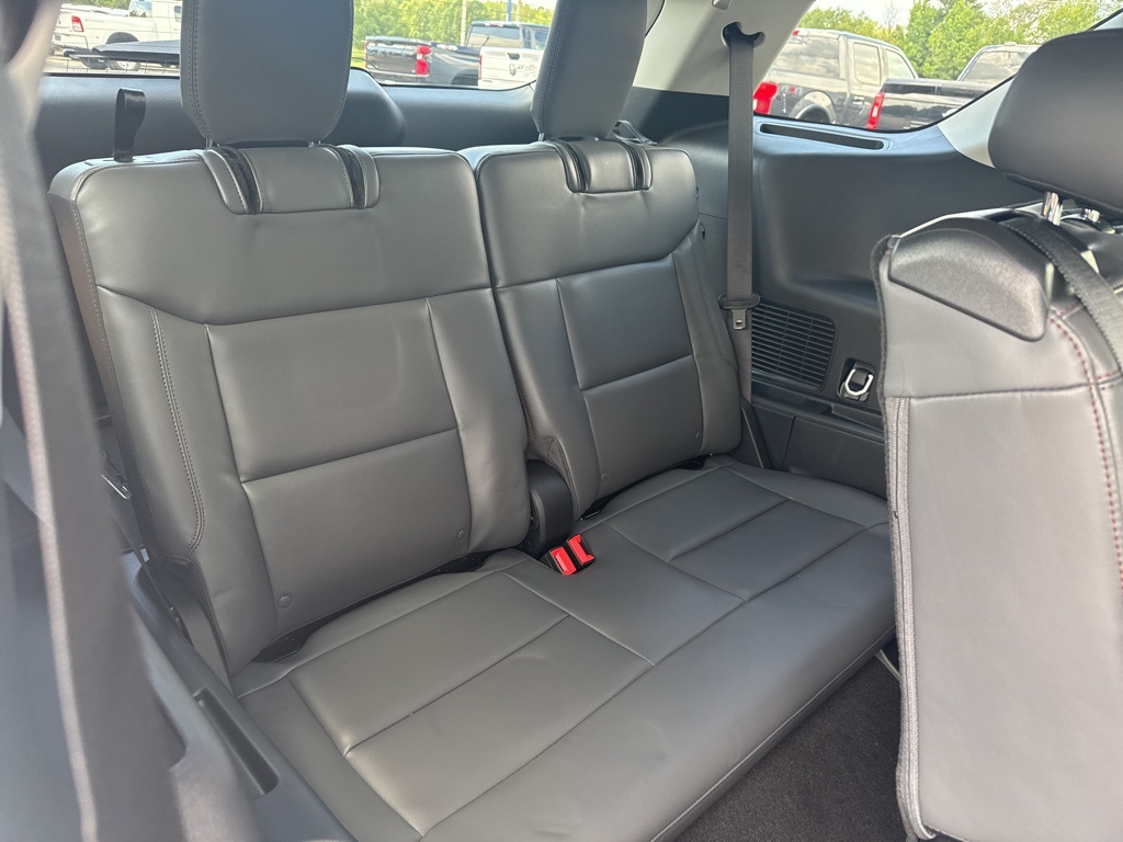 2025 Ford Explorer photo 16