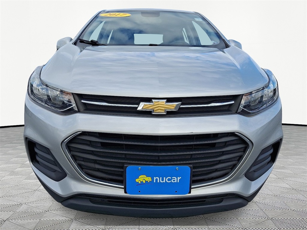 2017 Chevrolet Trax LS photo 2