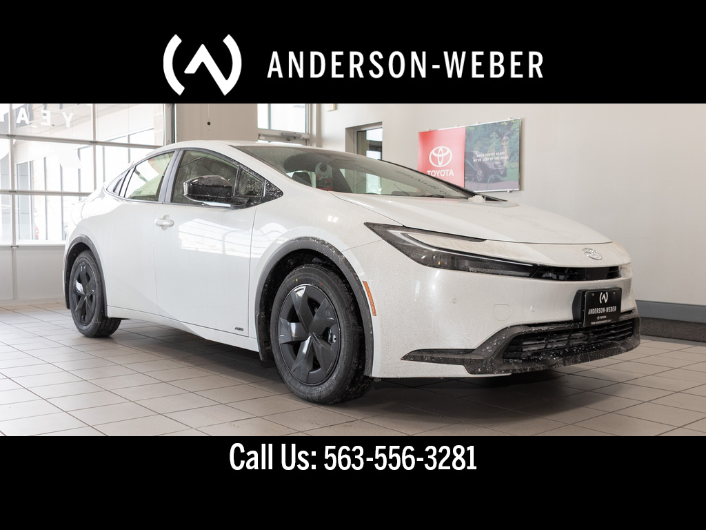 2026 Toyota Prius LE's photo