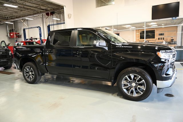 2023 Chevrolet Silverado 1500 LT photo 4