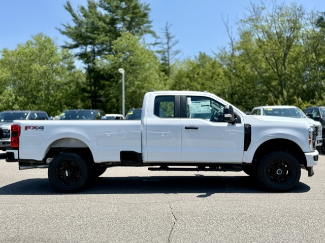 2025 Ford F-350 XL photo 3