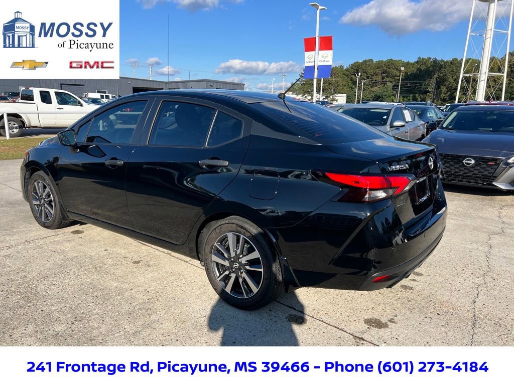 2024 Nissan Versa 1.6 S photo 3