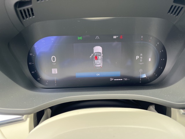 2025 Volvo XC60 B5 photo 13