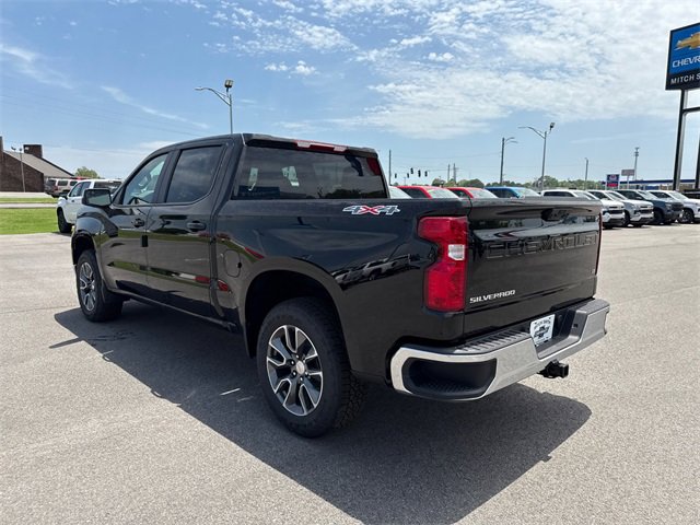 2025 Chevrolet Silverado 1500 LT photo 3