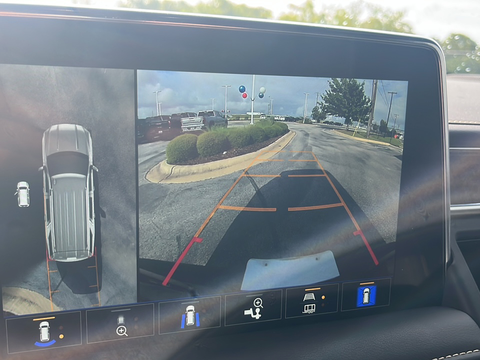2023 Gmc Yukon SLT photo 2