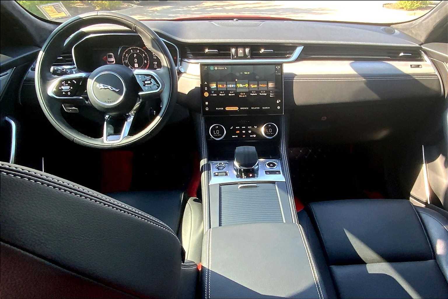 2024 Jaguar F-PACE P250 R-Dynamic S photo 13