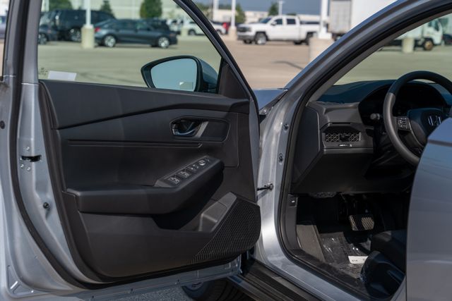 2025 Honda Accord LX photo 19