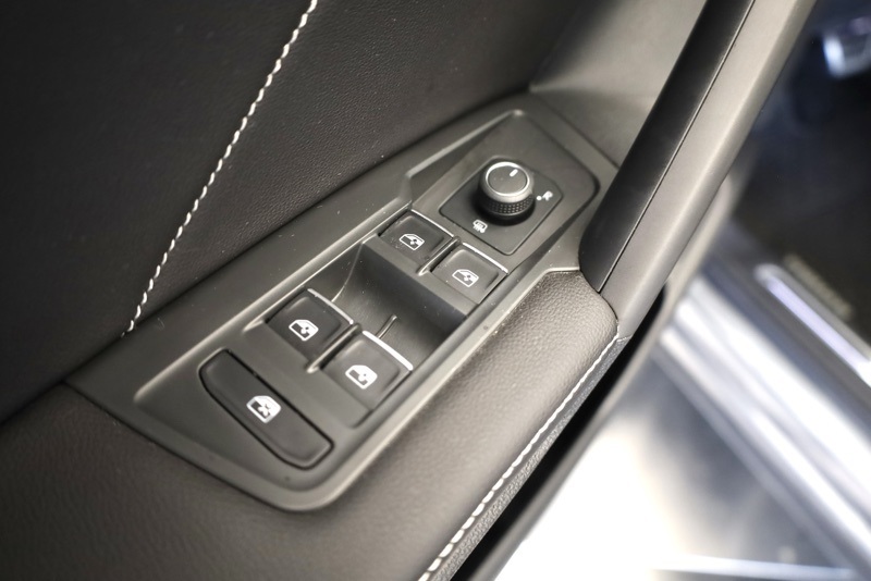 2024 Volkswagen Tiguan SE R-Line Black photo 9