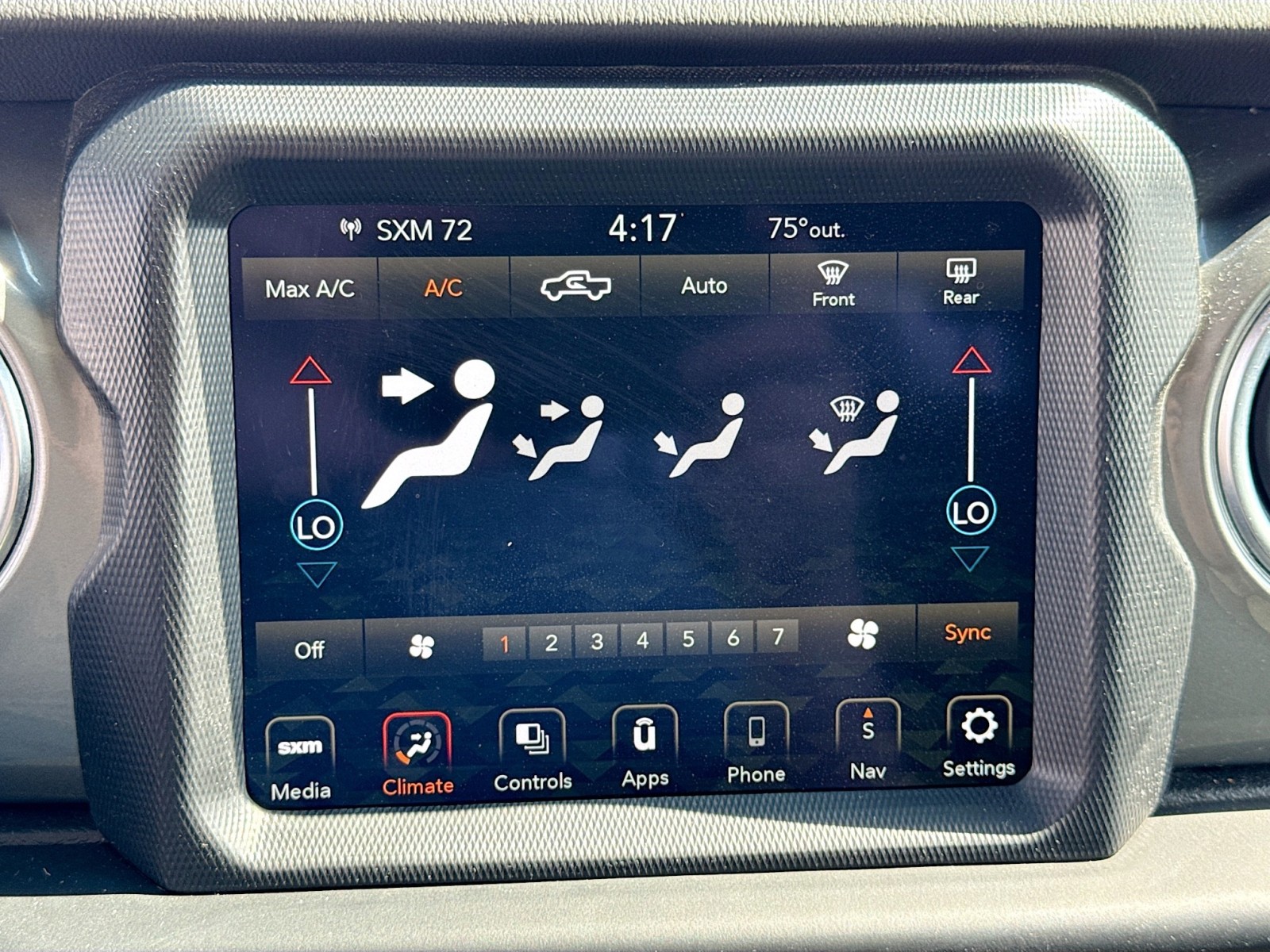 2021 Jeep Gladiator Overland photo 16
