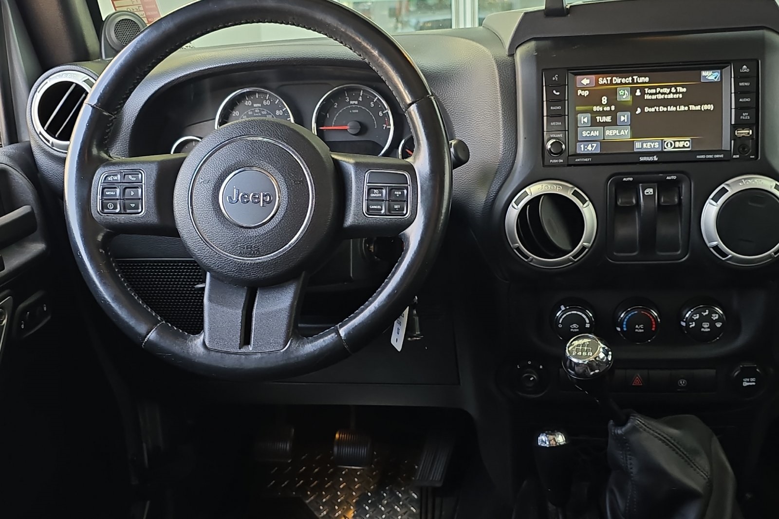 2013 Jeep Wrangler Sahara photo 15