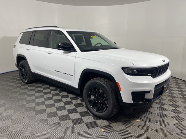 2025 Jeep Grand Cherokee L Altitude's photo