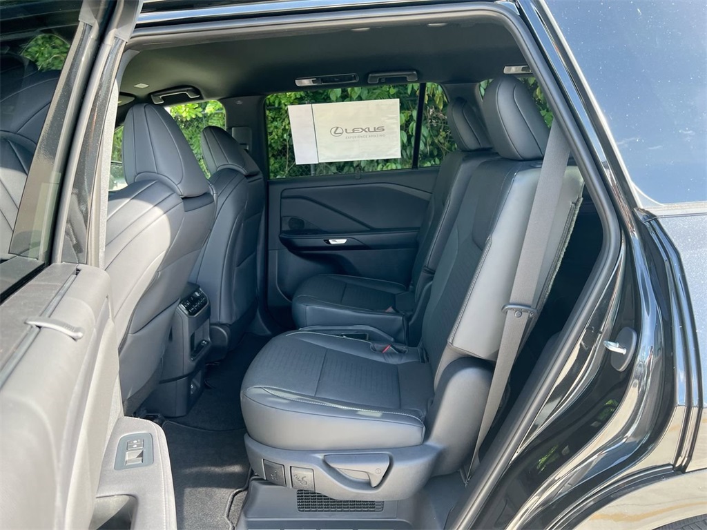 2026 Lexus TX 500h F SPORT Performance Premium photo 17