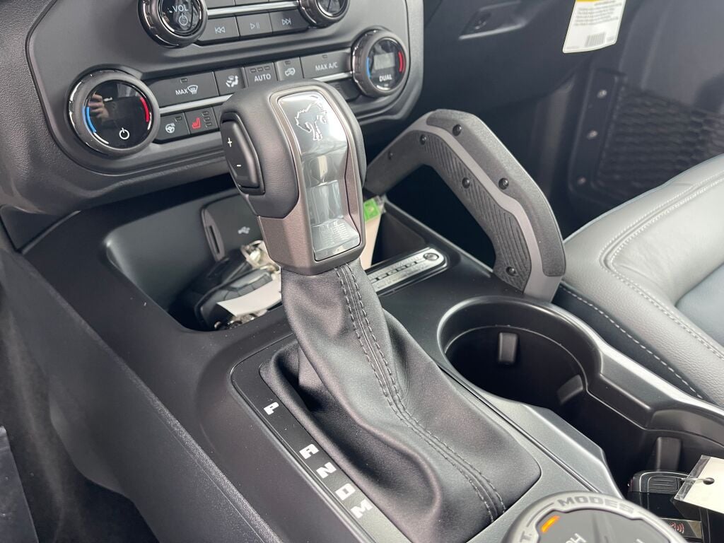 2024 Ford Bronco Outer Banks photo 10