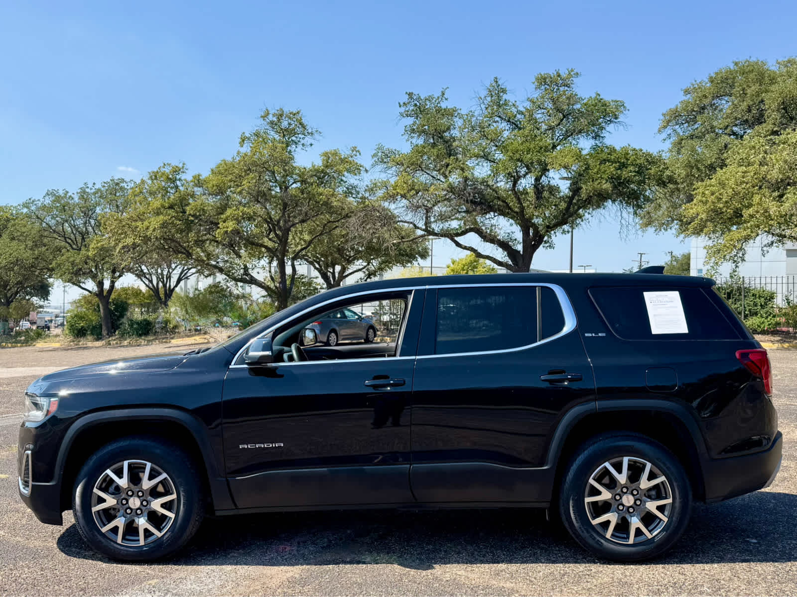 2023 Gmc Acadia SLE photo 2