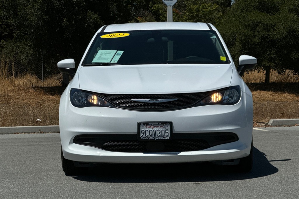 2022 Chrysler Voyager LX photo 8