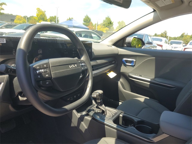 2025 Kia K4 LXS photo 8