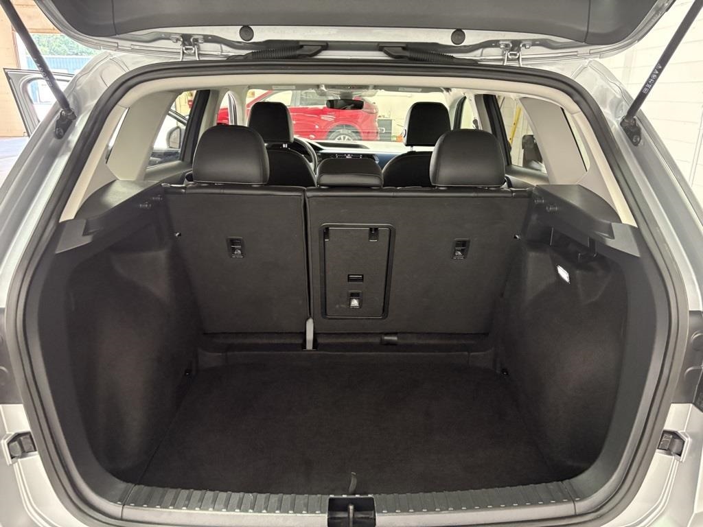 2024 Volkswagen Taos SE photo 25