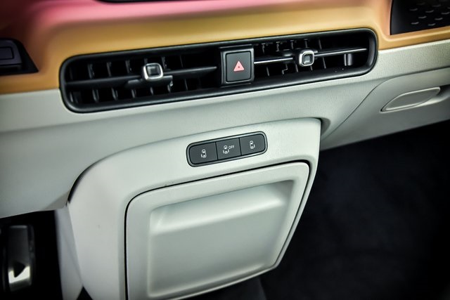 2025 Volkswagen ID. Buzz photo 18