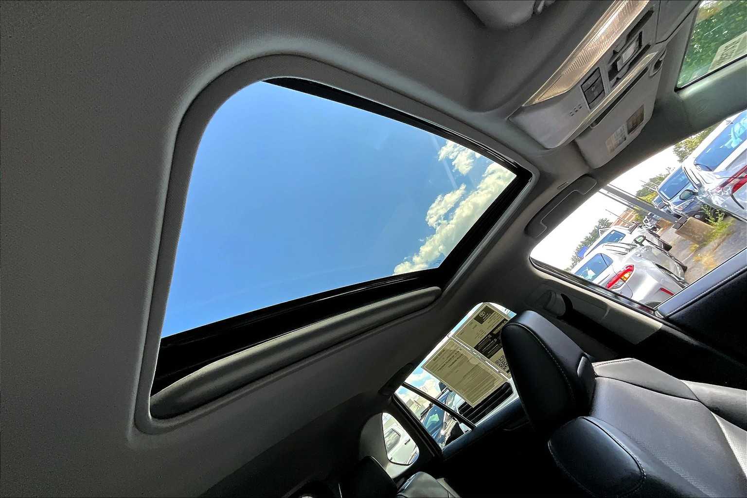 2024 Toyota RAV4 Limited photo 12