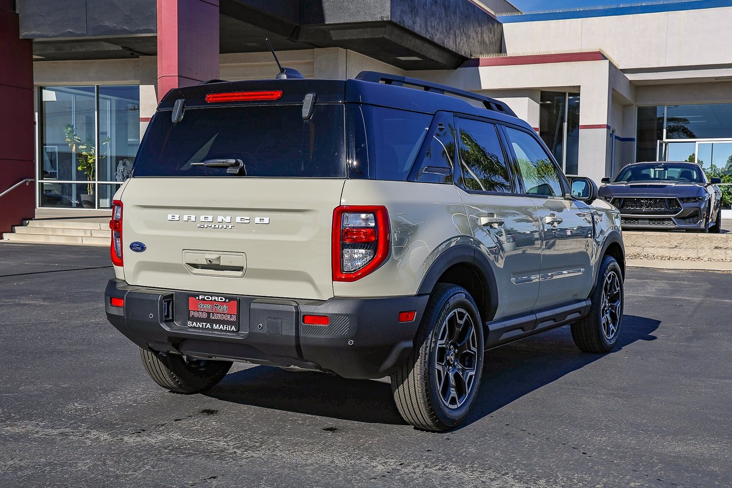 2025 Ford Bronco Sport Outer Banks photo 3