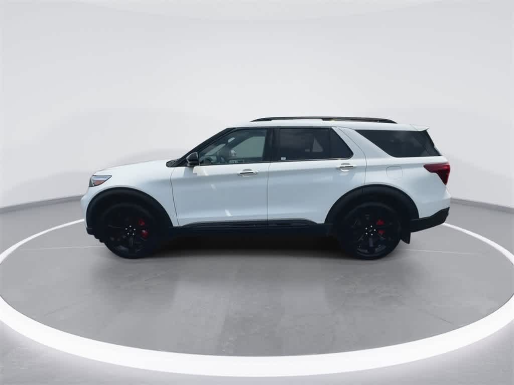 2022 Ford Explorer ST photo 5