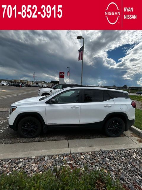 2023 Gmc Terrain SLE photo 2