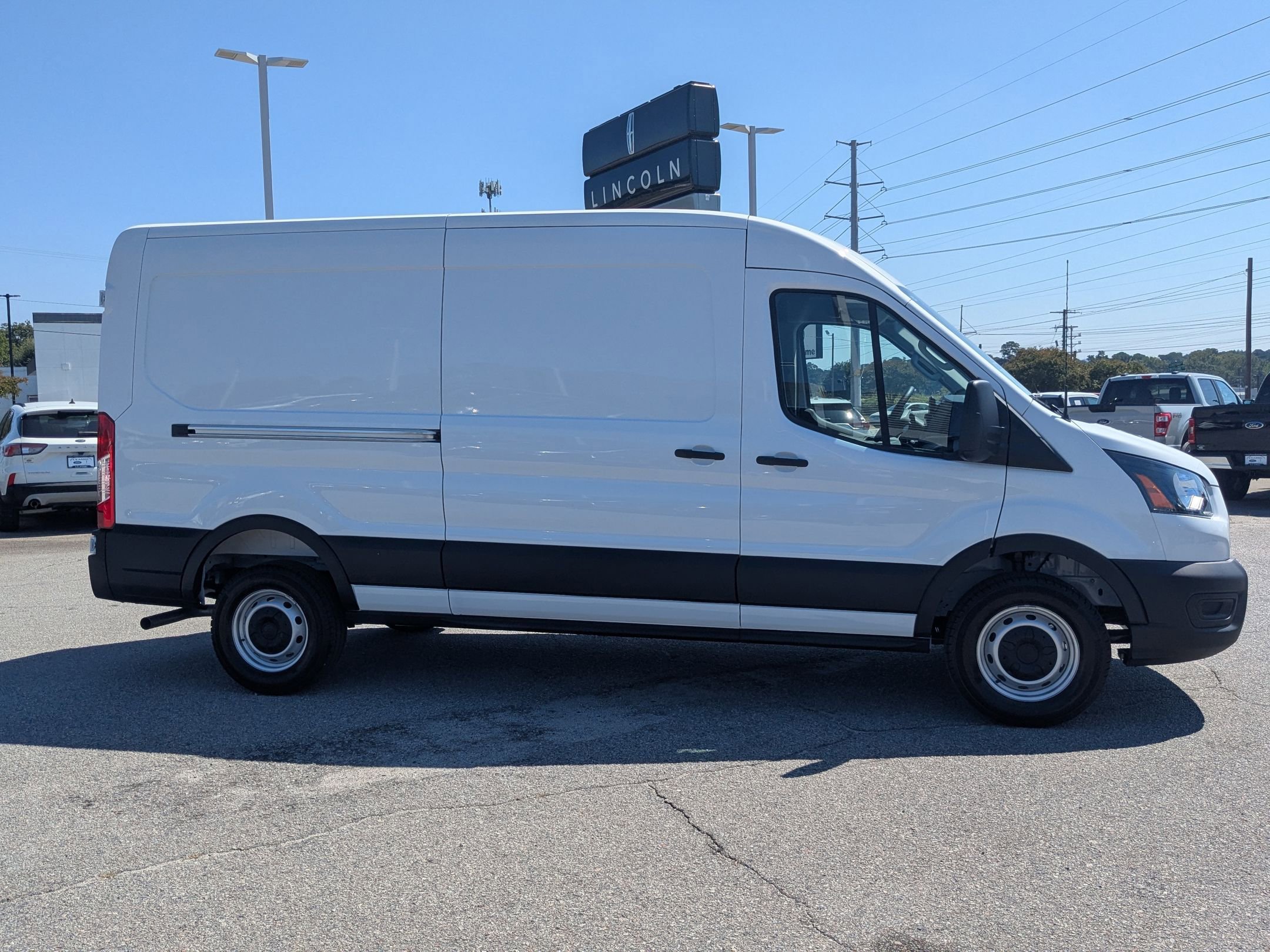2025 Ford Transit Cargo Van photo 3