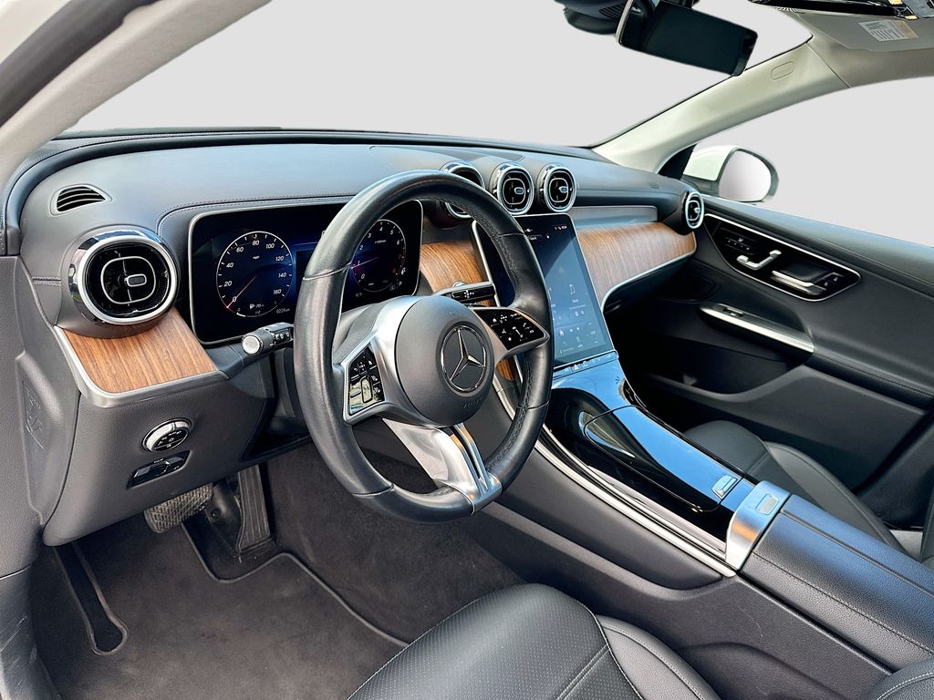 2024 Mercedes Benz GLC 300 photo 9