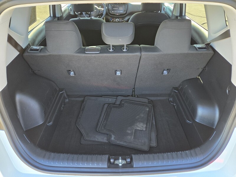 2024 Kia Soul LX photo 13