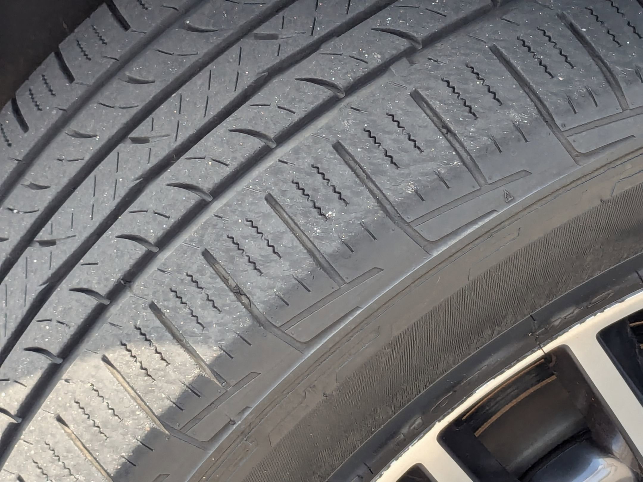 2018 Jeep Grand Cherokee Limited Sport photo 2