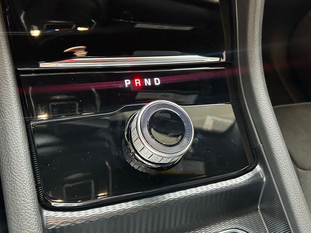 2025 Jeep Grand Cherokee Laredo Altitude photo 14