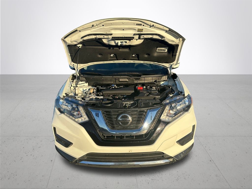 2020 Nissan Rogue SV photo 4