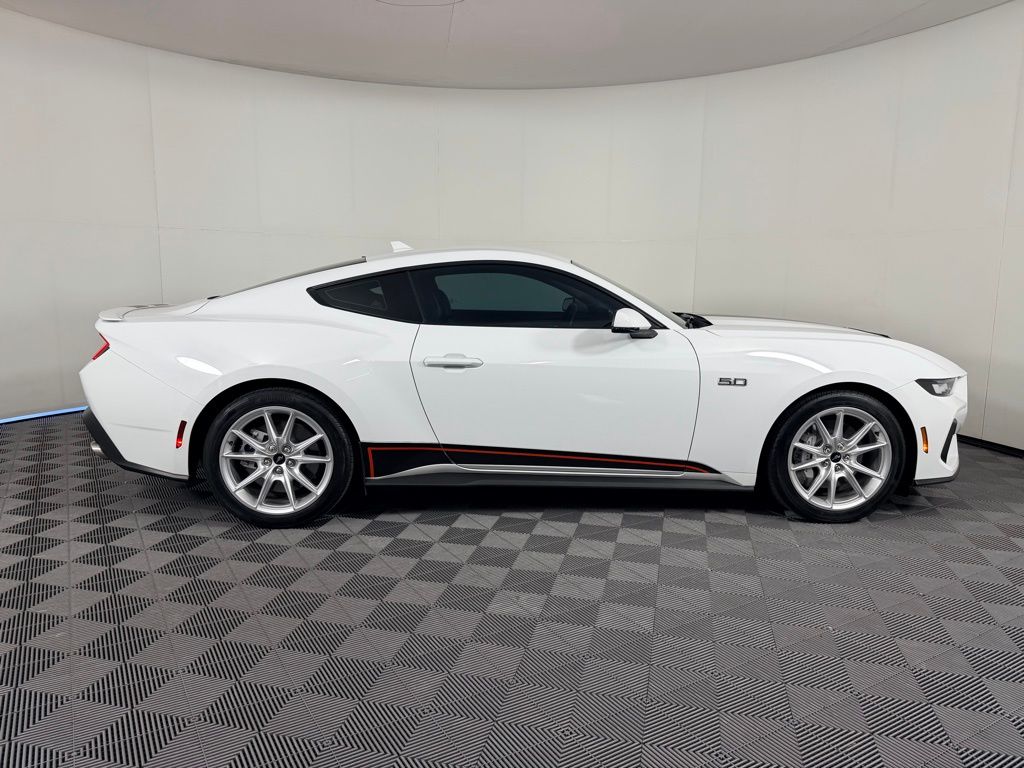 2024 Ford Mustang GT Premium photo 3