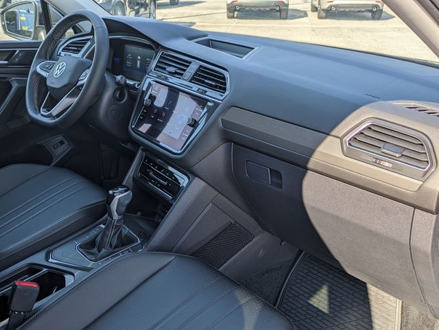 2022 Volkswagen Tiguan SE photo 25