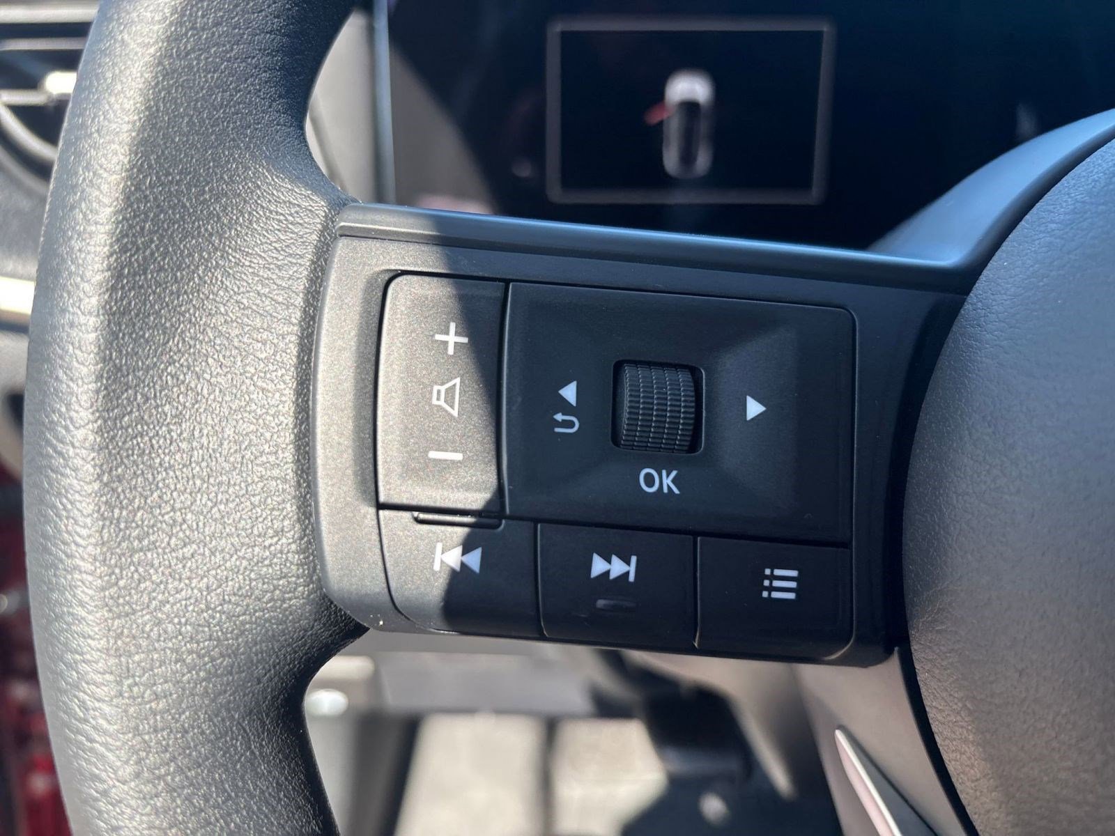 2026 Nissan Kicks SV photo 14