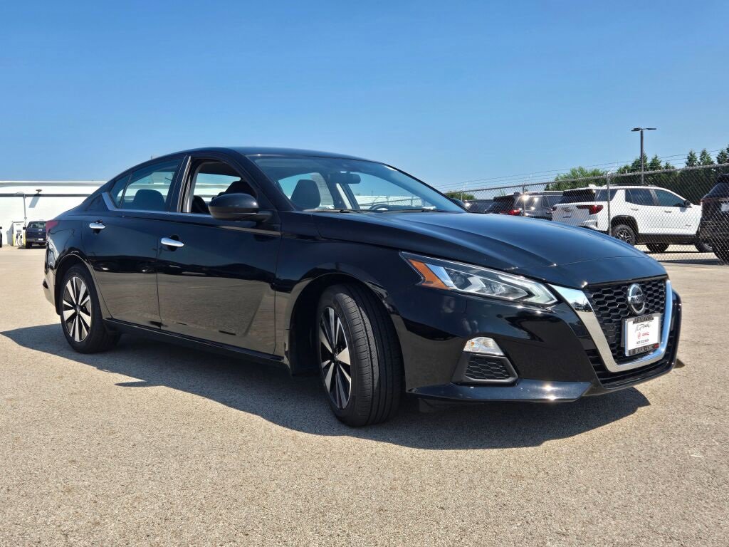 2022 Nissan Altima 2.5 SV photo 3