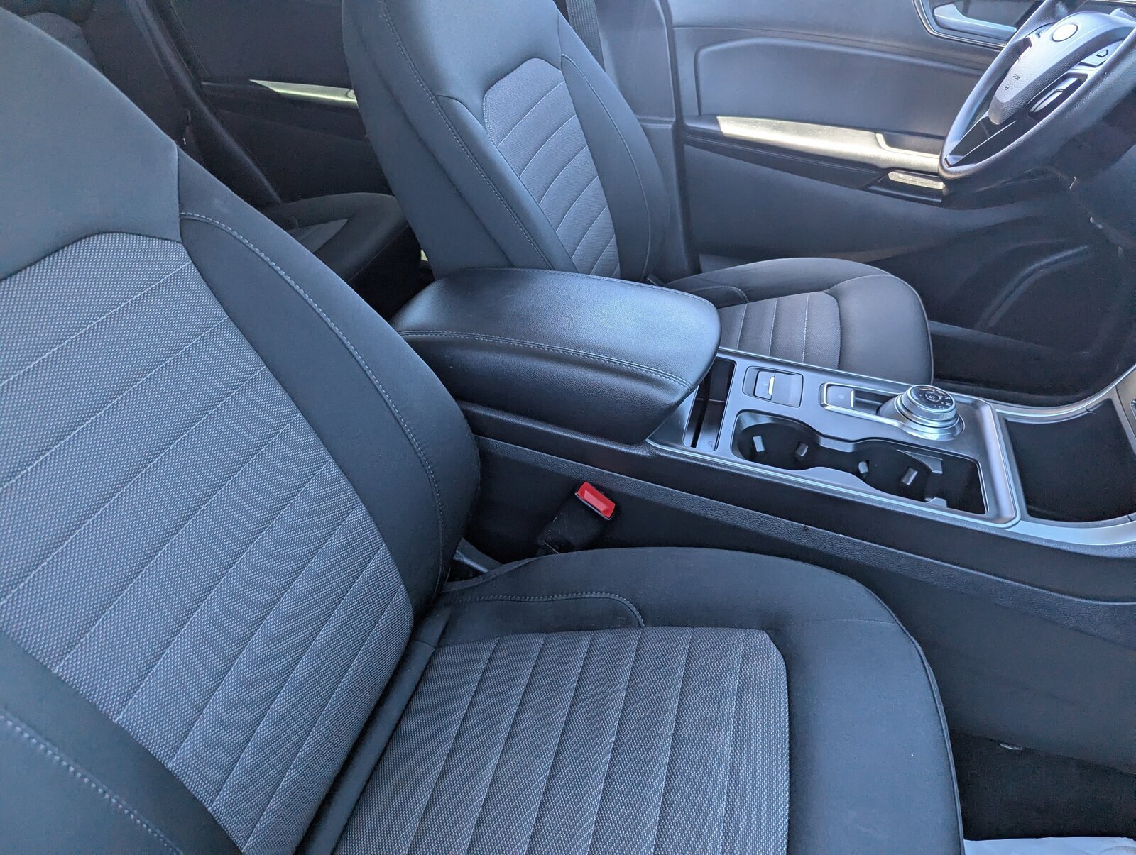 2022 Ford Edge SE photo 7