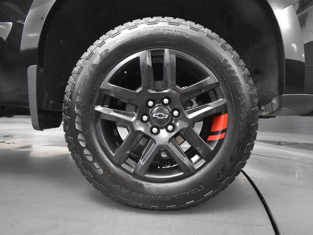 2025 Chevrolet Silverado 1500 RST photo 10