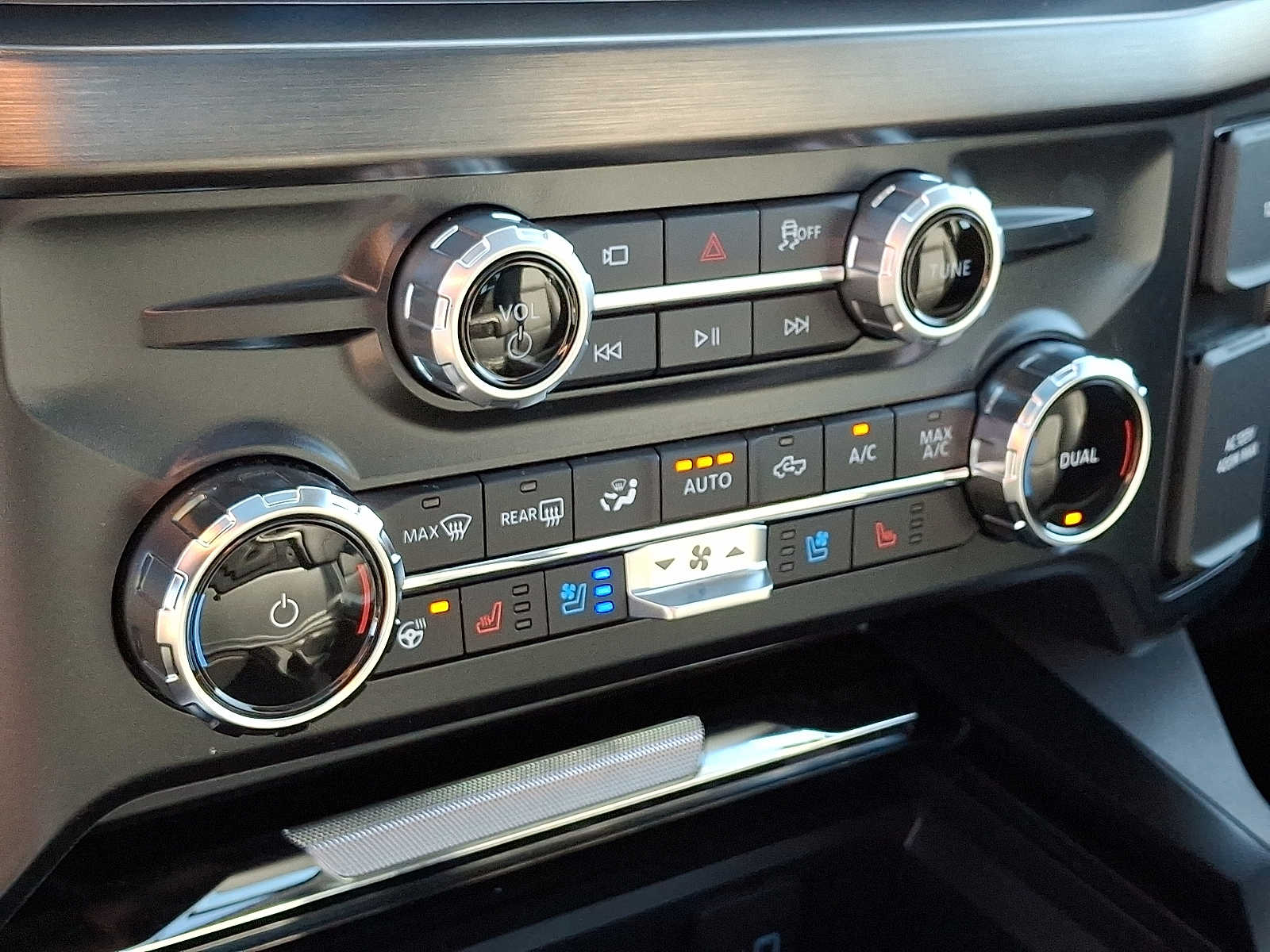 2025 Ford F-450 Lariat photo 15